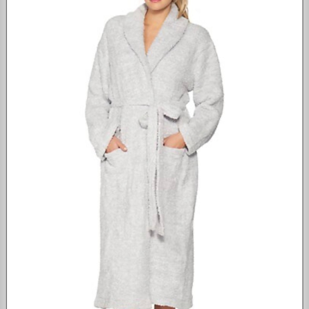 Brand NWT barefoot dreams cozy chic robe. From saks missed return window.